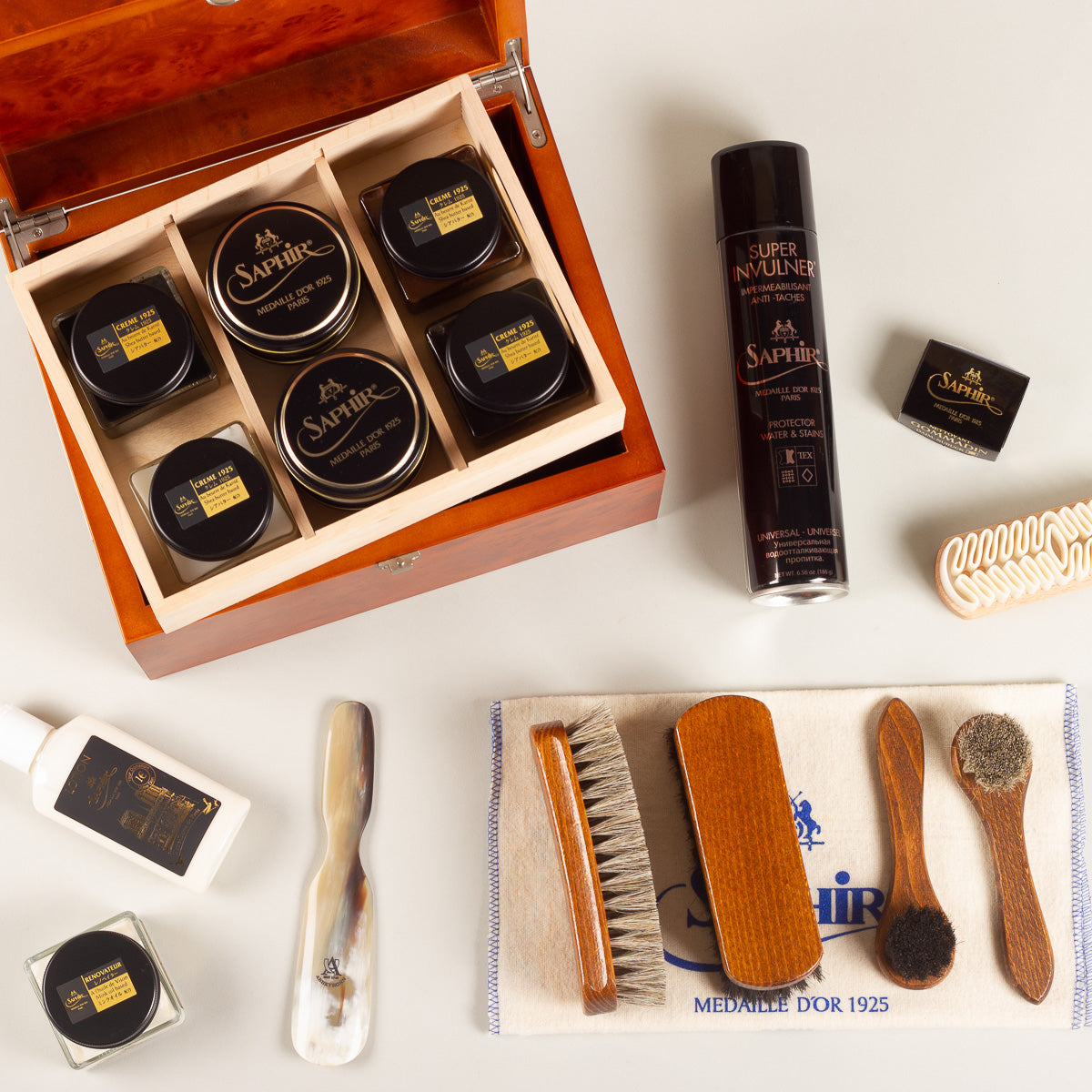 Saphir Médaille d'Or Schoenpoetskist Saphir Deluxe+ - wortelhout