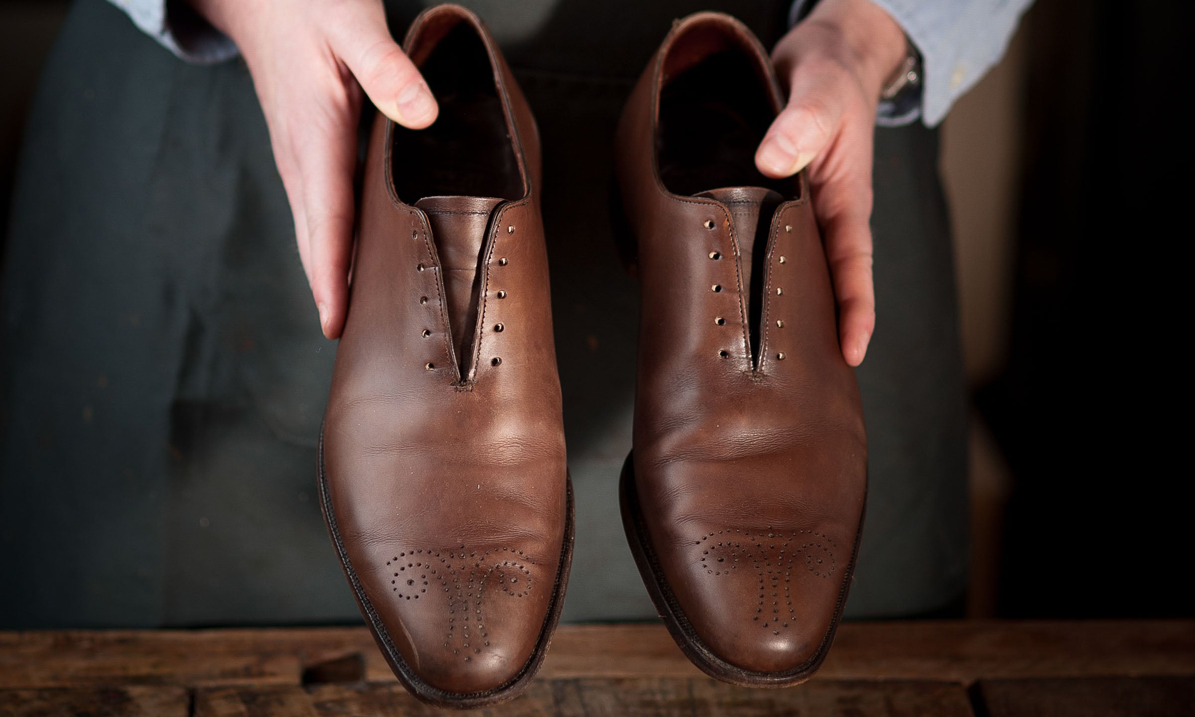 lichte leren schoenen schoonmaken