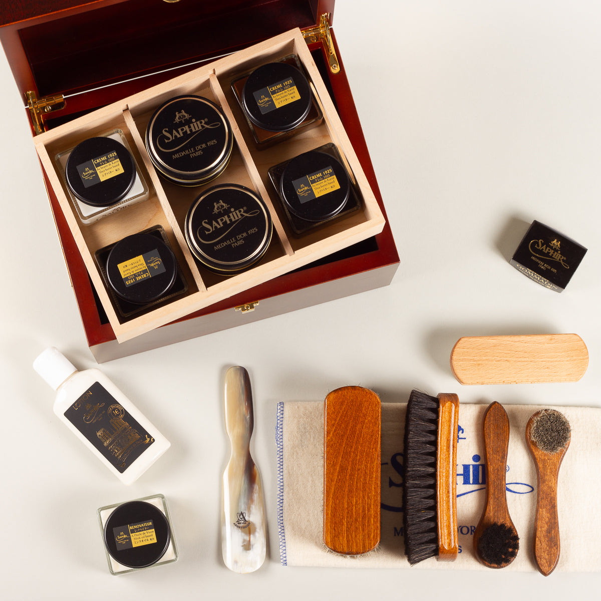 Saphir Médaille d'Or Shoe care valet Saphir Deluxe+ - cherrywood