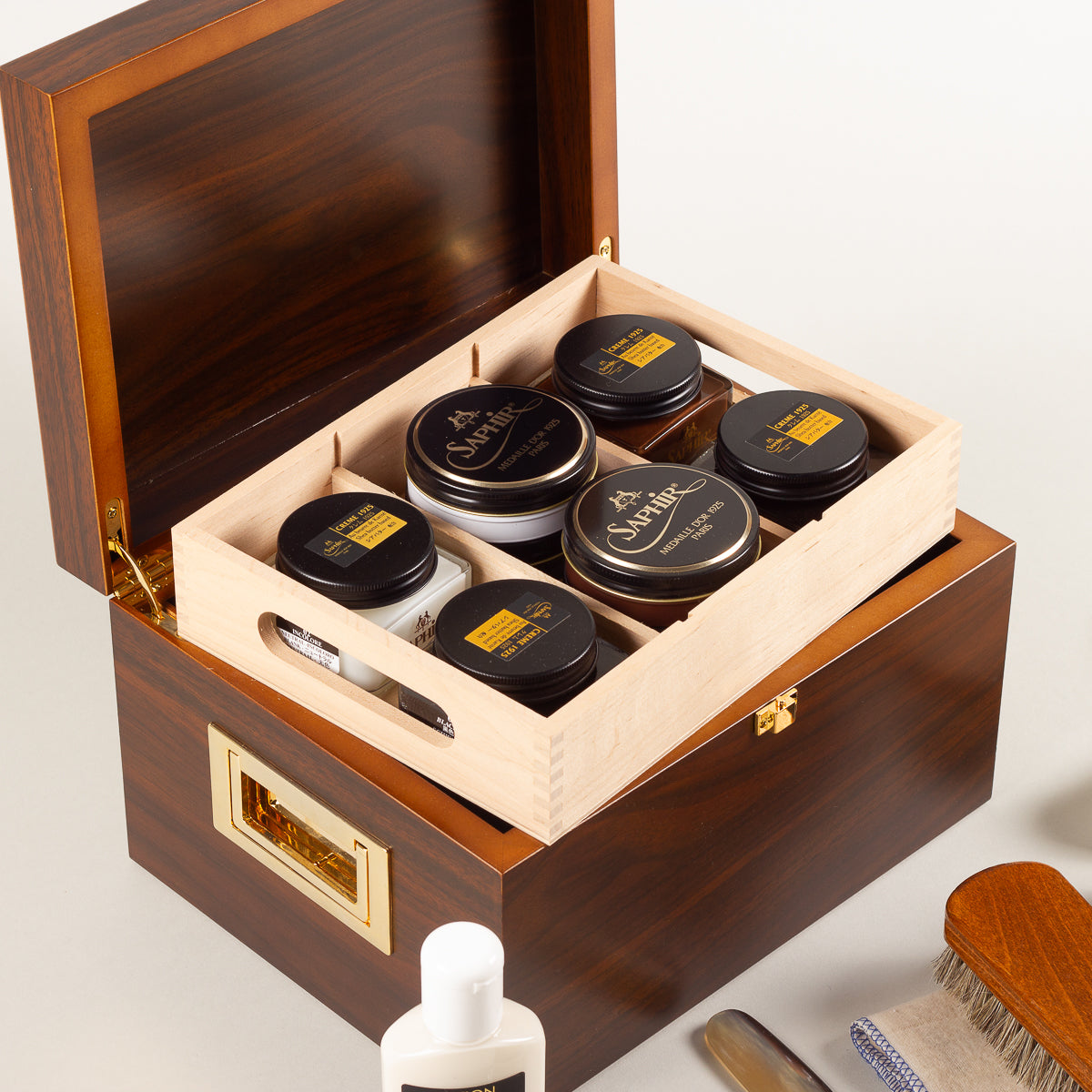 Saphir Médaille d'Or Shoe care valet Saphir Deluxe+ - walnut