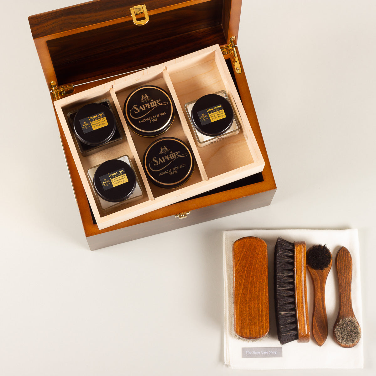 Saphir Médaille d'Or Shoe care valet Saphir Deluxe - walnut