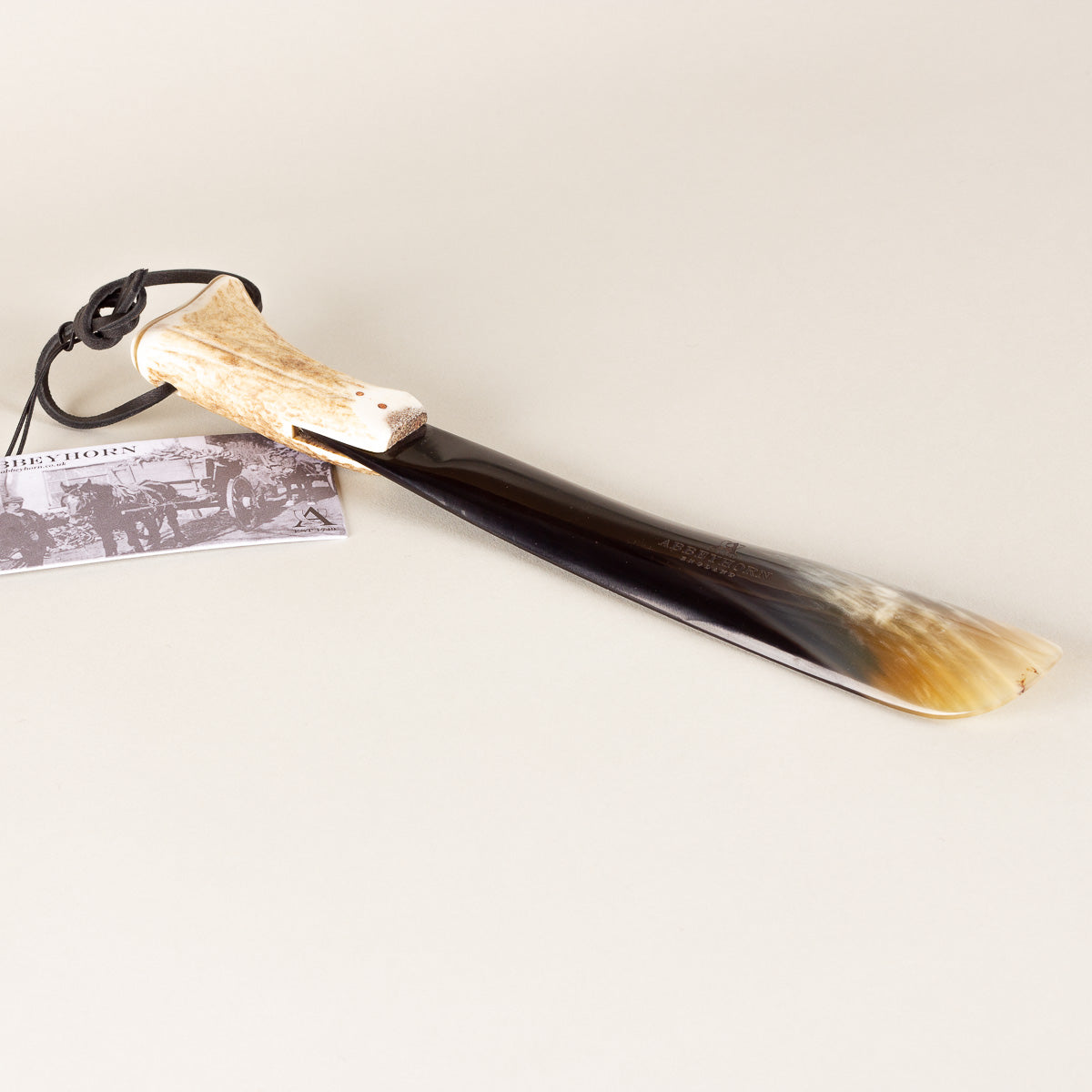 Abbeyhorn Schoenlepel met handvat - 305mm